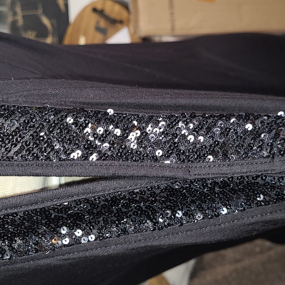Cable & Gage Womens Medium luxurious black sequin blouse open shoulders - Picture 6 of 8